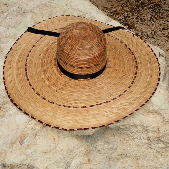 HAT BOATER FLAT WIDE BRIM PALMASTRAW HAT OVER SIZE WITH BEAUTIFUL PARROT BROOCH main image 11